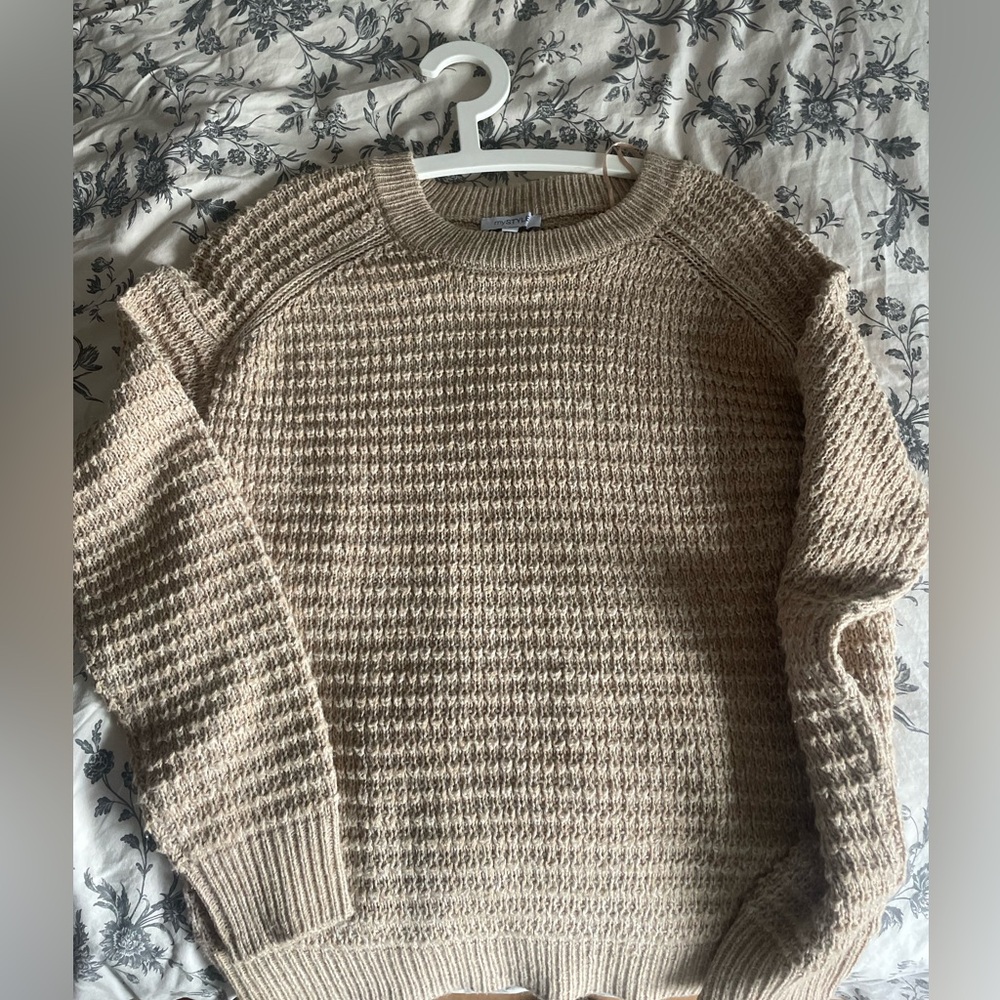 Adorable Beige Knit Sweater for Autumn!! 🍁🍂